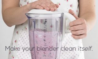 Quick and easy way to clean a blender