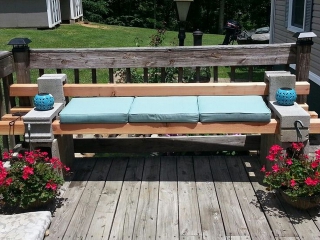 Simple DIY cinderblock bench